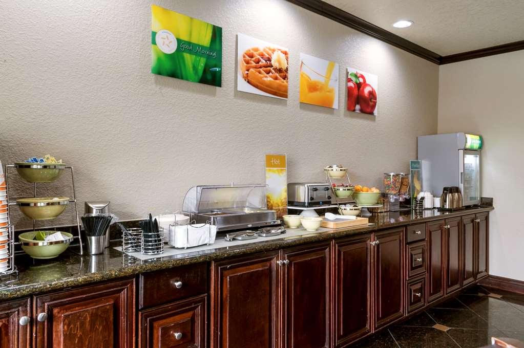 Quality Inn & Suites Слиделл Ресторан фото